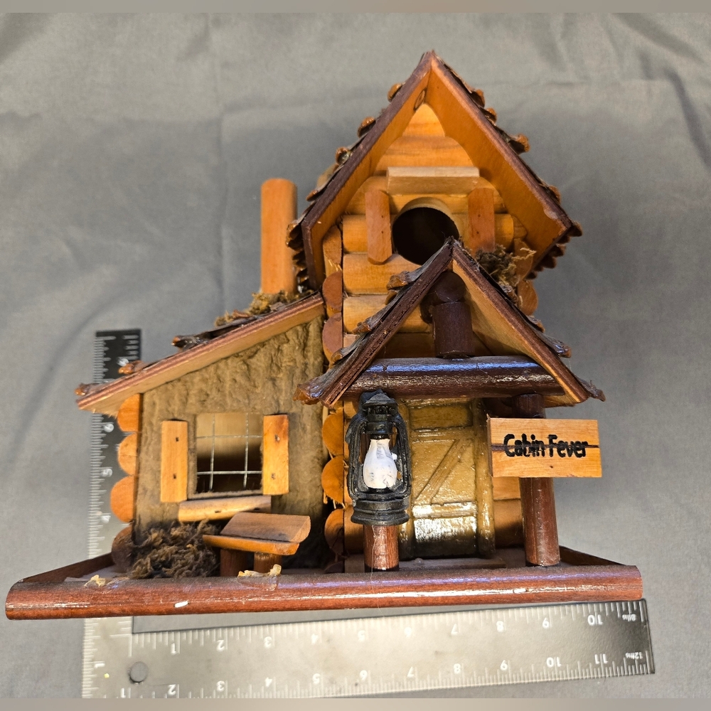 NWT Cabin Birdhouse